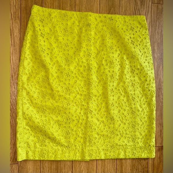 TALBOTS GREEN FLORAL EYELET SKIRT SIZE 12p PETITE - Picture 1 of 9